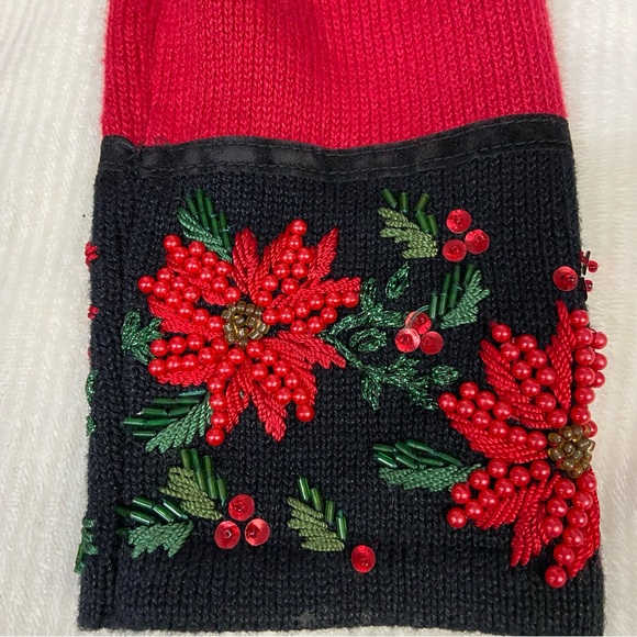 Heirloom Collectibles Christmas Sweater - Picture 2 of 10